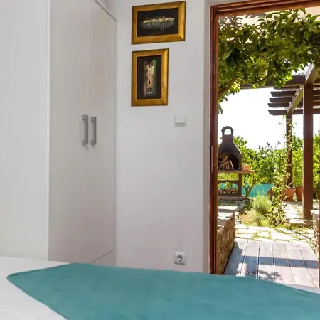 Novosel Location & View In Park Forest Holiday home