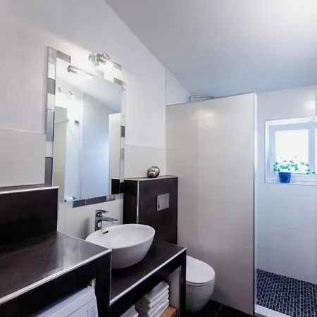 Novosel Location & View In Park Forest Holiday home