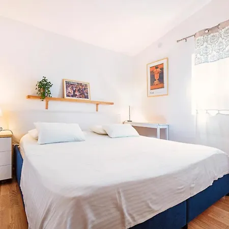Holiday home Novosel Location & View In Park Forest *